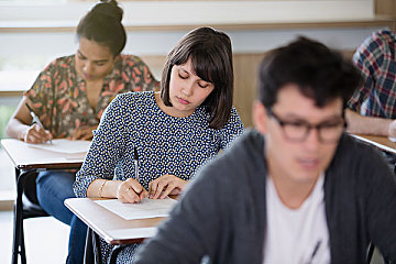 AEAS考试|维州大学新生调查：逾50%的学生来自公校  